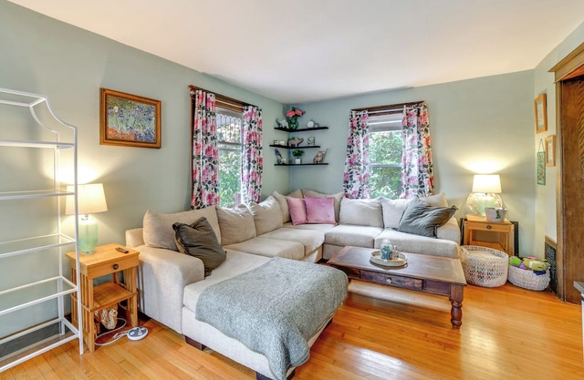 1 Mi to Dtwn Binghamton: Pet-Friendly Home w/Deck