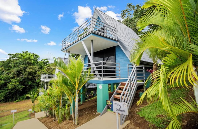 A-Frame Jungle Hideaway in La Fortuna for the whole family