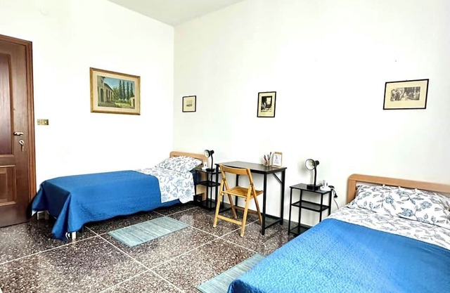 Walking distance from the center cozy apartment with balcony