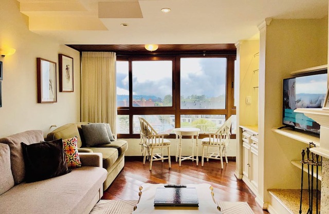 Apartment 50m from Rua Torta, overlooking Av Borges de Medeiros