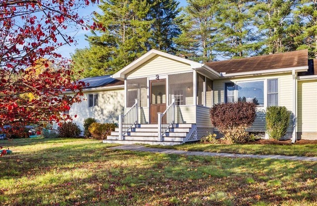 NEW Year-Round Schroon Retreat - family/pet friendly, minutes from town/beach