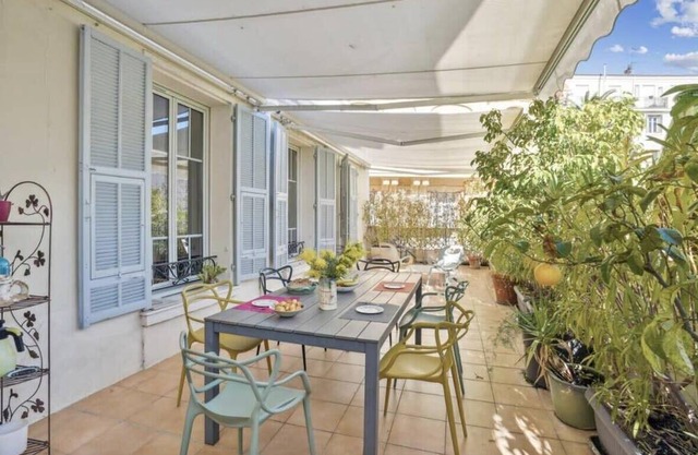 Luxueux appartement avec terrasse et parking