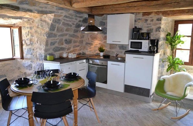 Studio 'Loft Cocoon' with Mountain View, Wi-Fi and Air Conditioning