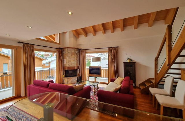 Duplex flat right next to the Alpin Express