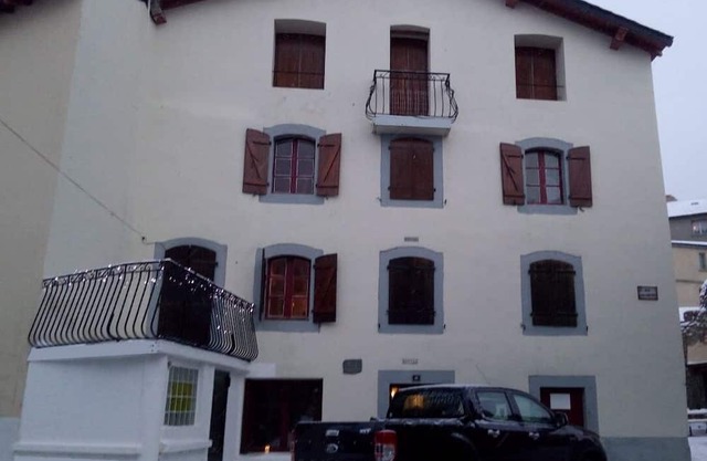 SEASONAL RENTAL VACATION HOME MOUNTAIN PYRENEES LA LLAGONNE (66)