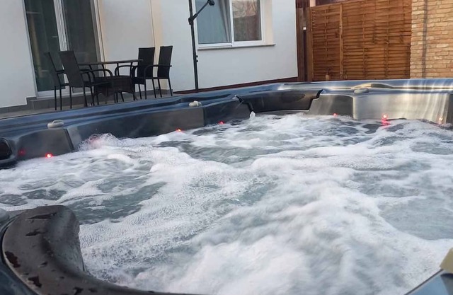 Holiday apartment with whirlpool, sauna, air conditioning and WLAN