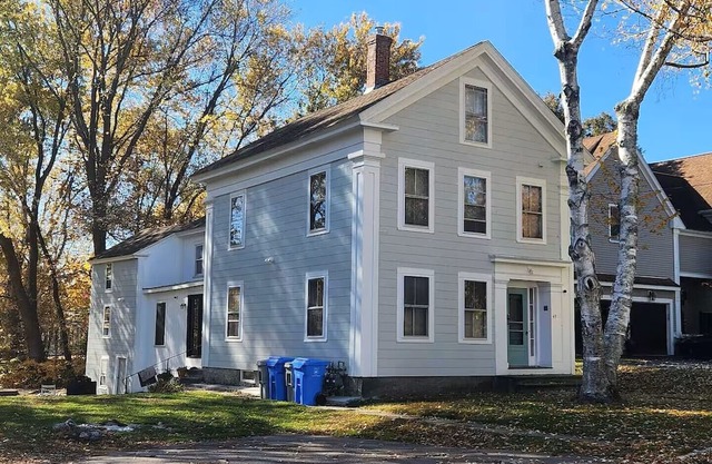 Cozy 2BR Home w/Parking & W/D Walk to Rail Trail - Metrowest