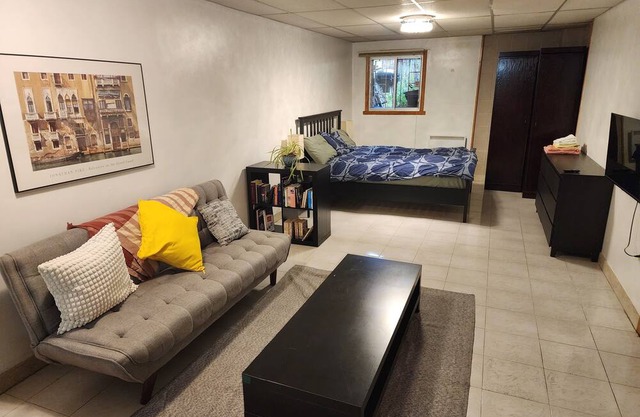 Cozy & Connected 1-Bedroom | Walk to Metro | Ideal for Long Stays 31+ Nights