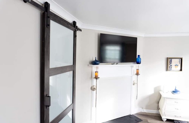 A Cherry on Top- 2 Suite Historic Home near Philadelphia.