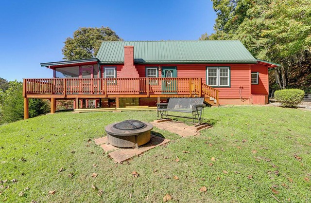 Million-Dollar Mtn Views: Cozy Home in Franklin!