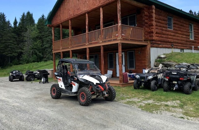 Lakefront Cabin Incredible for a Peaceful and Serene Getaway in New Hampshire