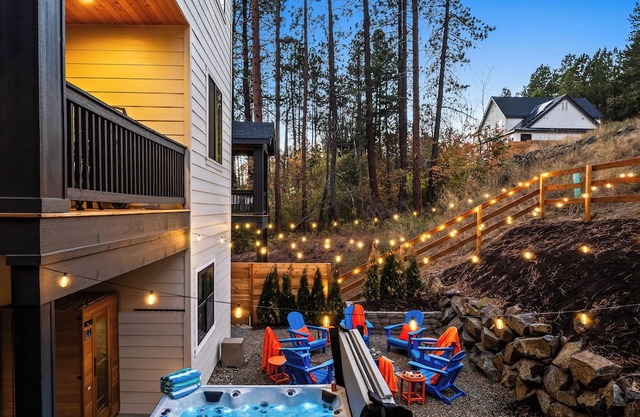 Luxury Family Escape - Hot Tub, Game Room & Bunk Room Near Suncadia