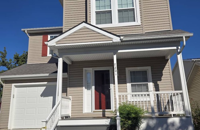 Charming 3-bedroom house with vaulted ceiling and basement in Elkridge