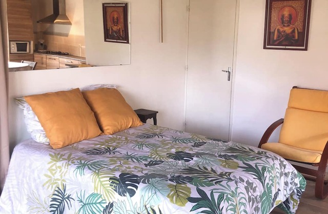 Gîte L'Exotique - Bungalow with garden and terrace, Vichy