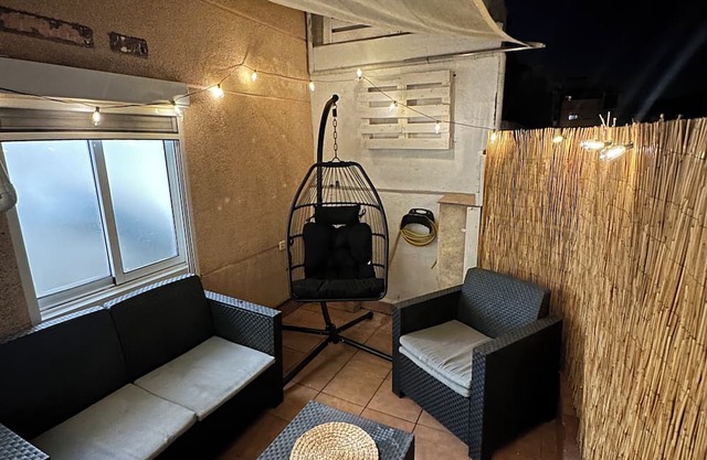 Beautiful penthouse next to the subway enrichh lluchf