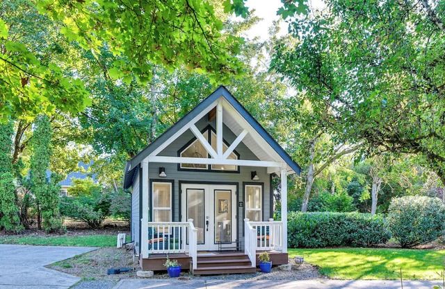 Explore Columbia Gorge: Quiet Camas Studio!