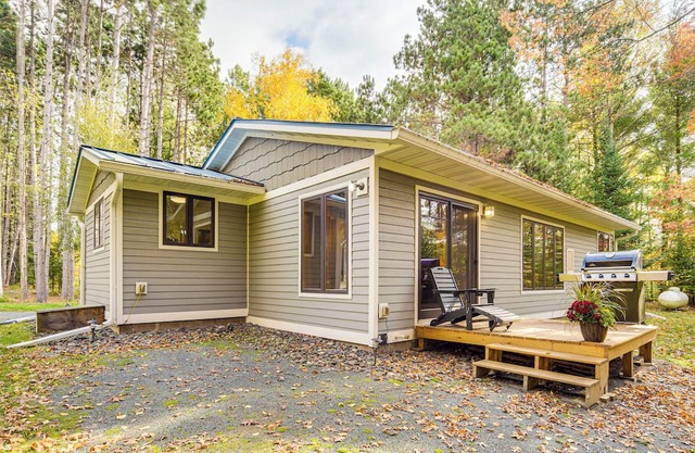 'Riverbend Retreat' on 7 Acres w/River Access!