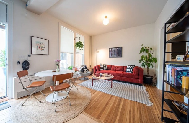 Warren St Apt with Sunny Terrace in Center of Town