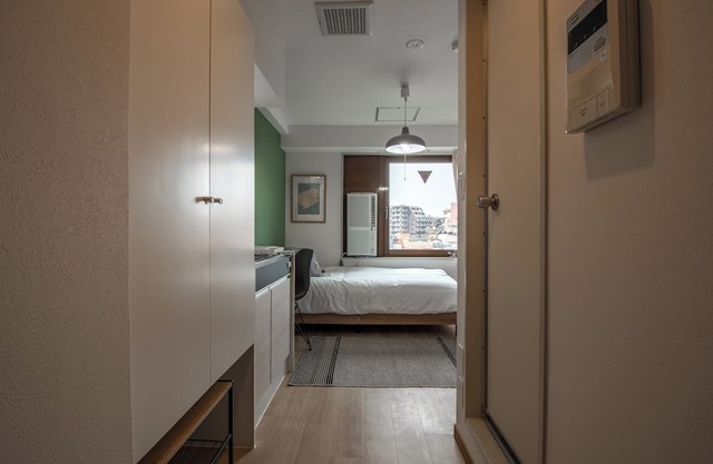 CraftFlat Komagome 504, a compact studio at an excellent location