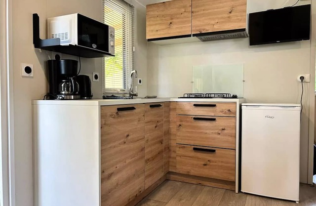 Camping Au Bon Lieu * - Mobile Home ADELIE + - 2 bedrooms 5 people
