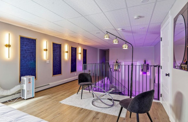 Calgary Finest Open Concept Loft near Downtown