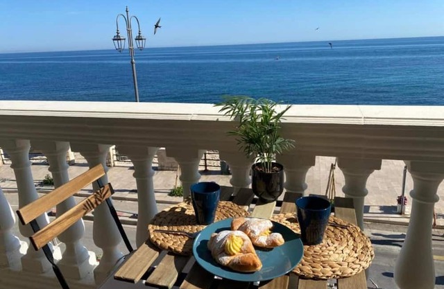 Apartment 'Aquamaris' with Sea View, Wi-Fi and Air Conditioning