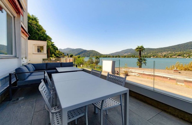 On the Shores of Lake Lugano (Kümin Lake View)