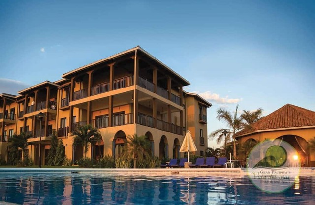 Beachfront Luxury Suite for up to 6 people!