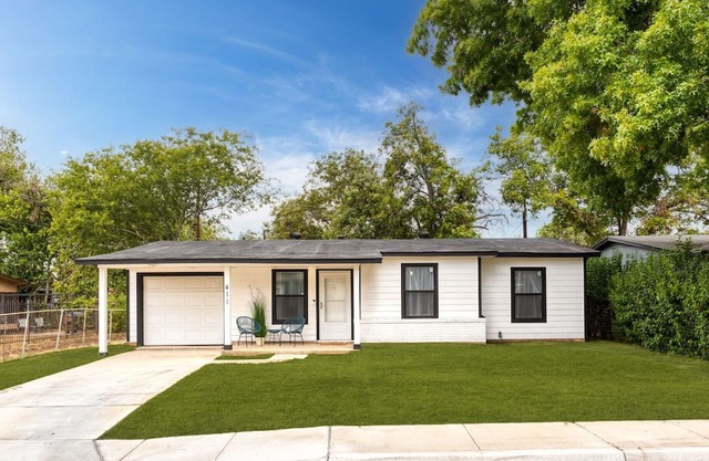 Casa Contemporary SA/Stylish 3BR Mins to Frost Bank Center, Downtown & Riverwalk