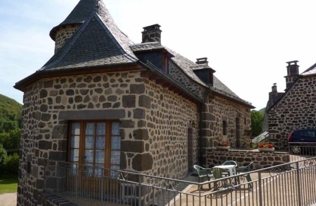 Charming 18th Century House, 4 pers, Pets allowed, Parking, Garden