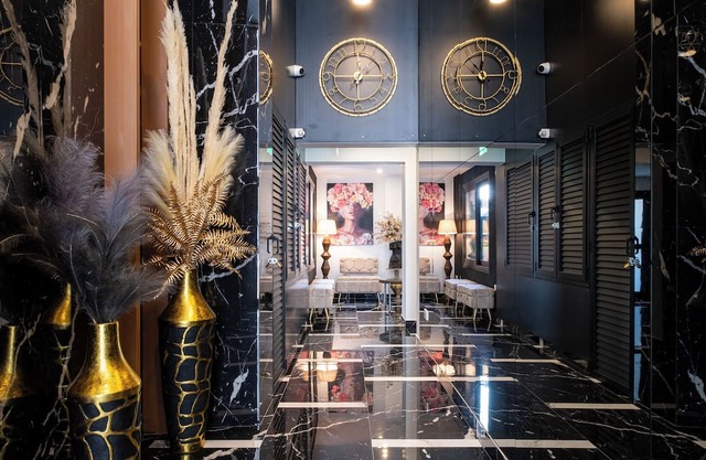 Lazuli Hermes Apartments