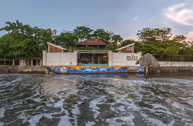 Beachfront 1-of-a-kind house w/AC, Pool, Wifi, ATV