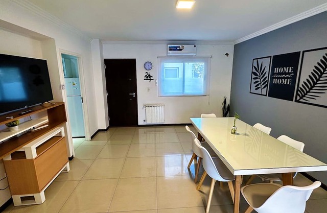 Charming 2-bedroom apartment in Mendoza with AC, WiFi, garage ans washmachine