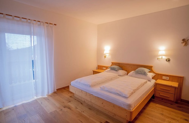 App. Lisi with free MobilCard included | Waldegg