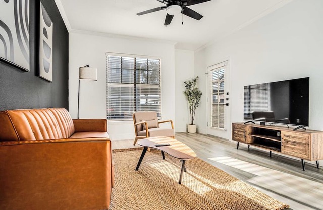 Boulevard Stays 1BR by Stadium Pool, Parking, Gym 02