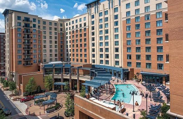 Stylish 1-Bd at Wyndham National Harbor – Steps from D.C & Waterfront Fun