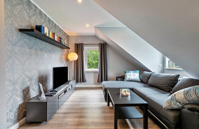 Apartment 'Leev Un Lee' with Shared Garden and Wi-Fi