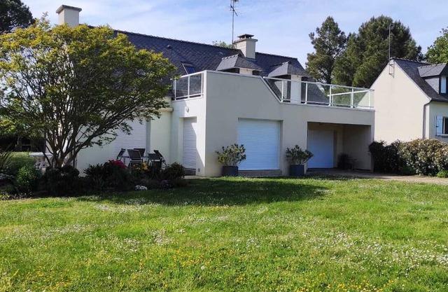 Vacation home on the beach, less than 10 minutes' walk from the sea.